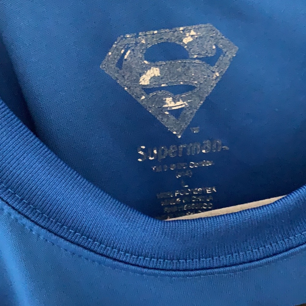 Superman top! - Picture 3 of 4